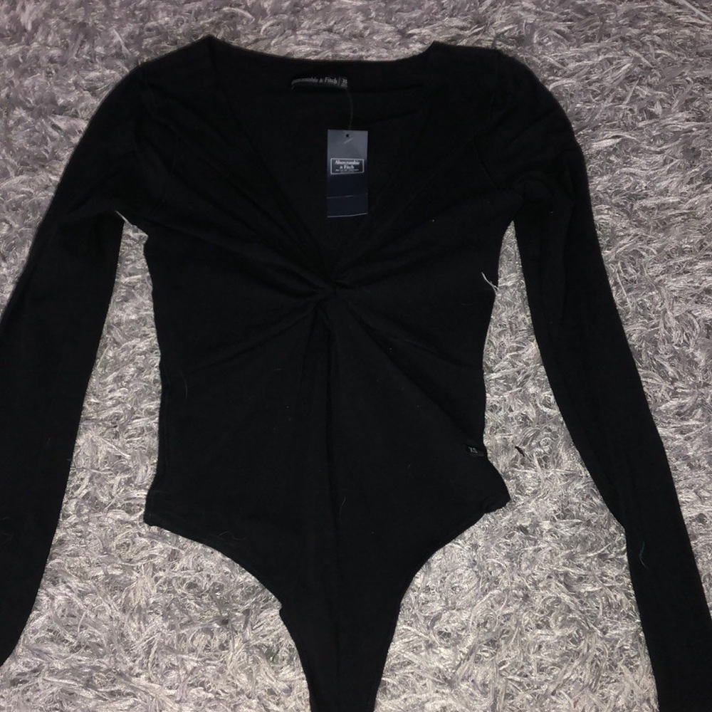 Abercrombie XS long sleeve knotted bodysuit
